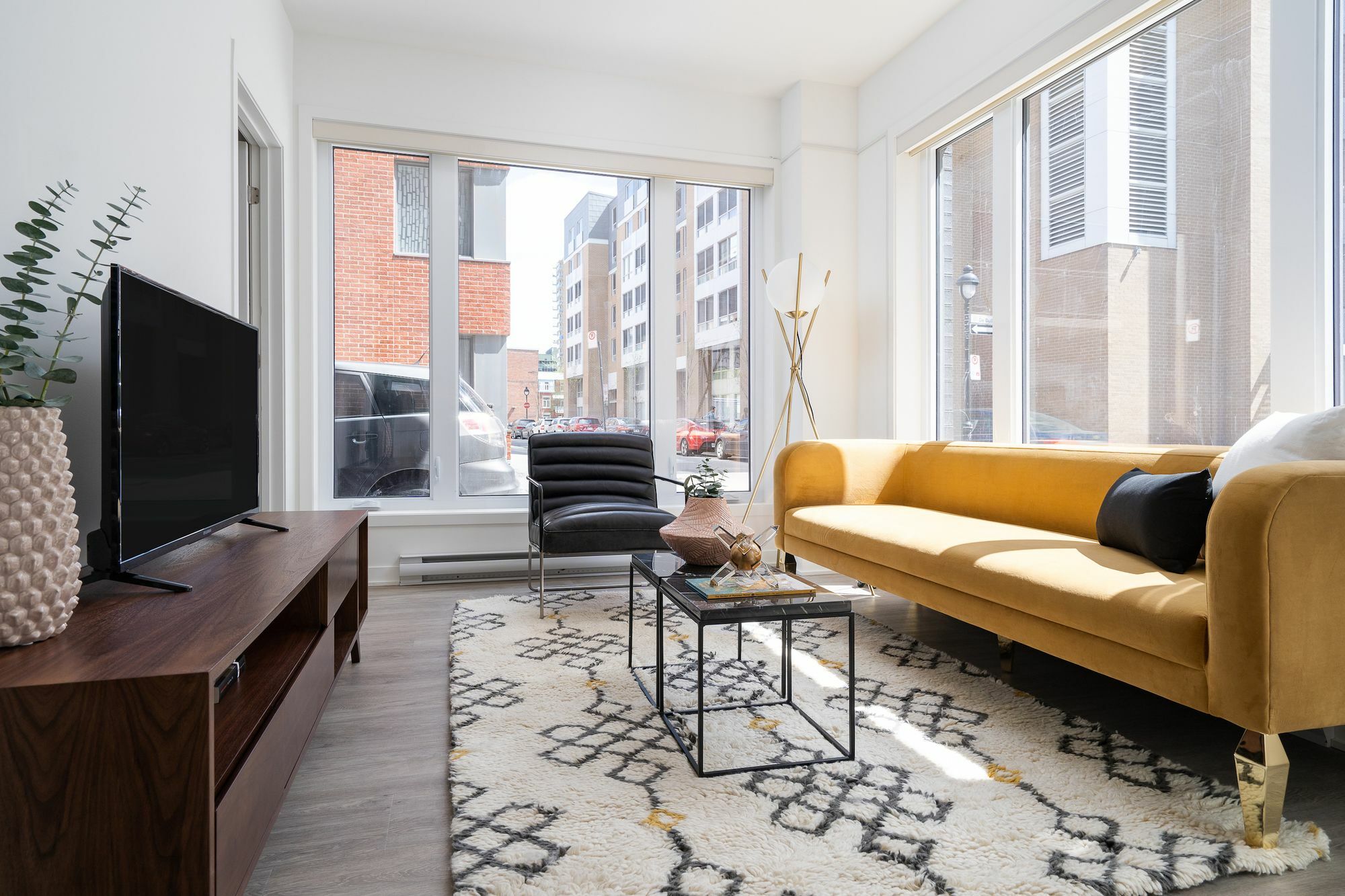 Apartament Colorful 1Br In Quartier Des Spectacles By Sonder Montreal Zewnętrze zdjęcie